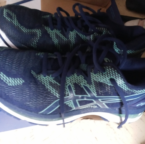 ASICS - Picture 2 of 8